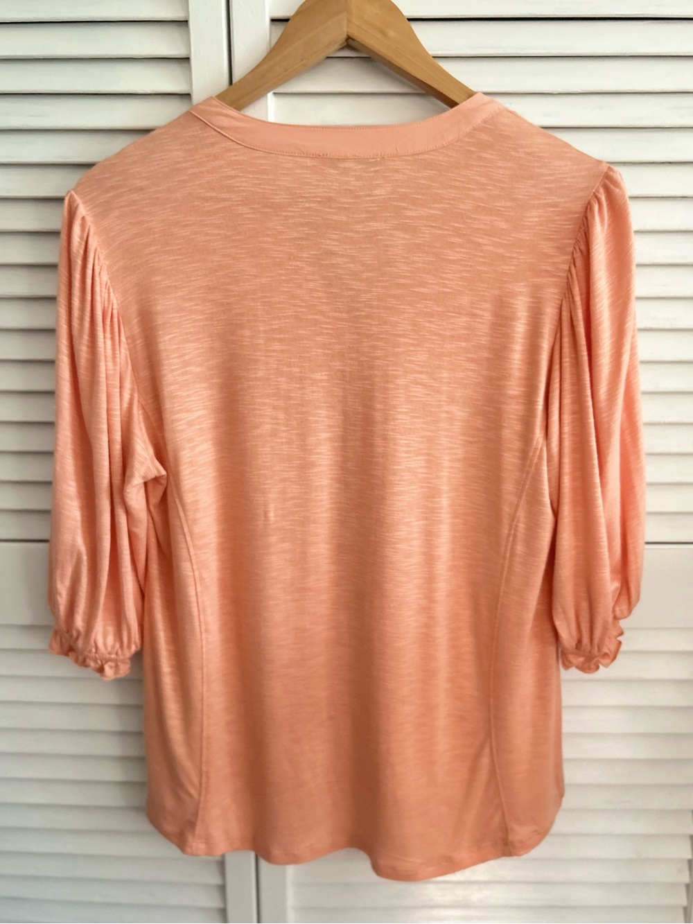 Democracy Peach 3/4 Sleeve Floral Embroidered Button-Down Shirt Size M - Picture 3 of 9